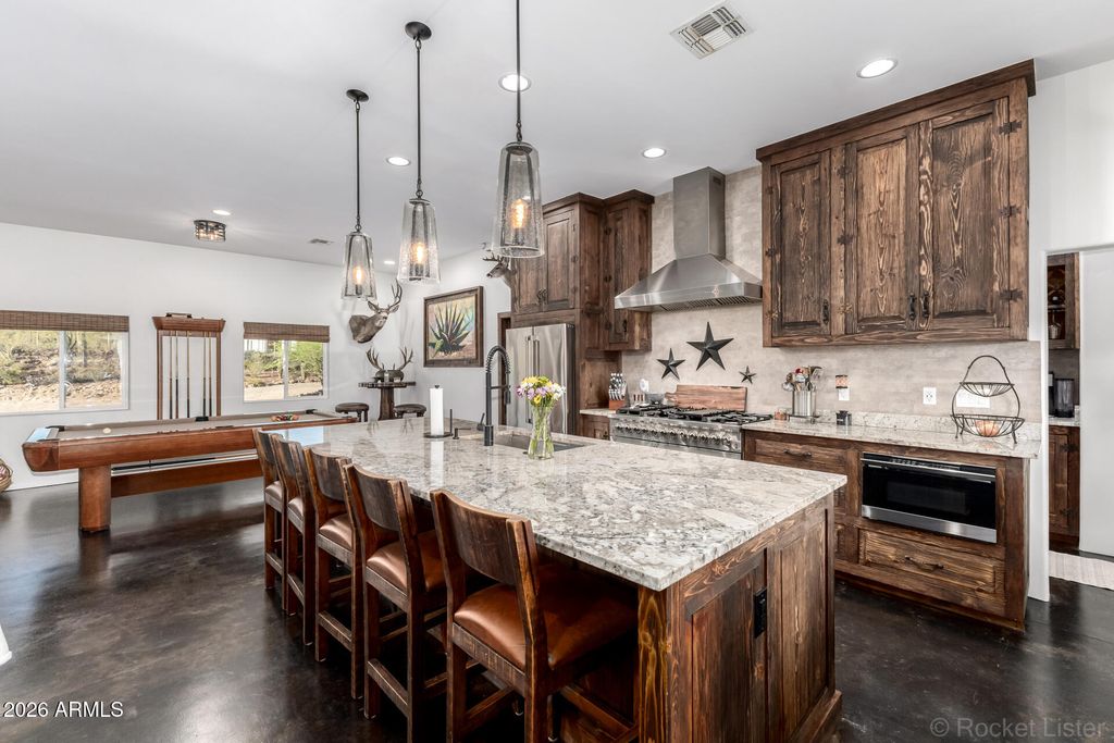 Image 5 of property listing at 48148 N 16th Lane, New River, AZ 85087