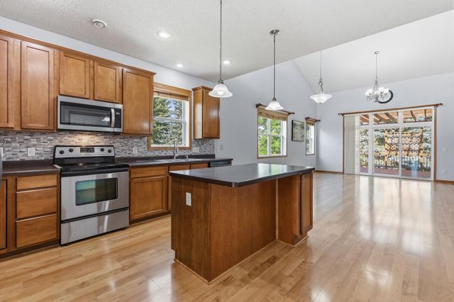 1767 Fescue Court, Shakopee, MN 55379