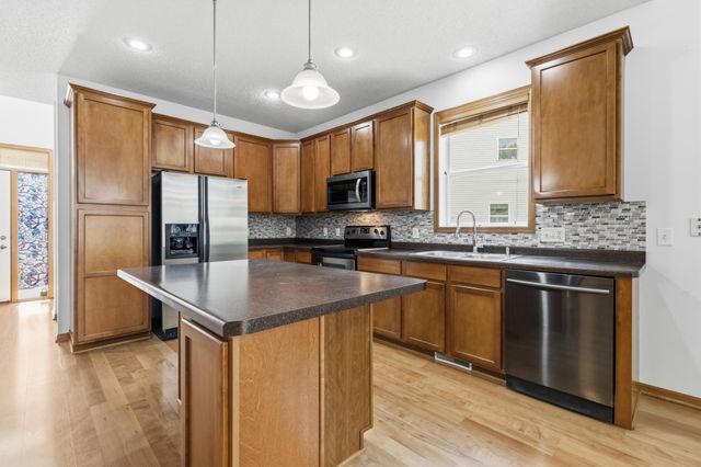 1767 Fescue Court, Shakopee, MN 55379