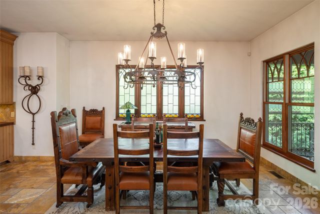 18 Woodlink Road, Asheville, NC 28801
