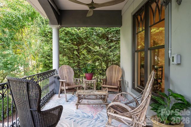 18 Woodlink Road, Asheville, NC 28801