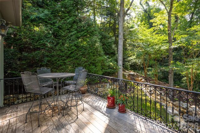 18 Woodlink Road, Asheville, NC 28801