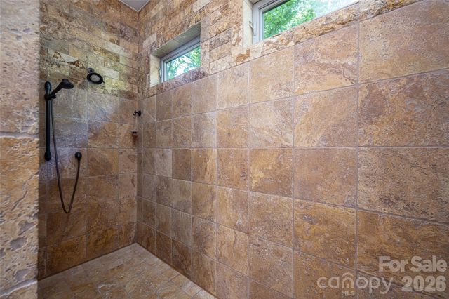 18 Woodlink Road, Asheville, NC 28801