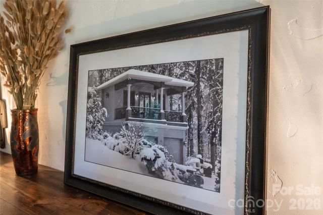 18 Woodlink Road, Asheville, NC 28801