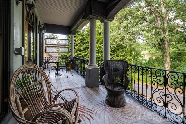 18 Woodlink Road, Asheville, NC 28801