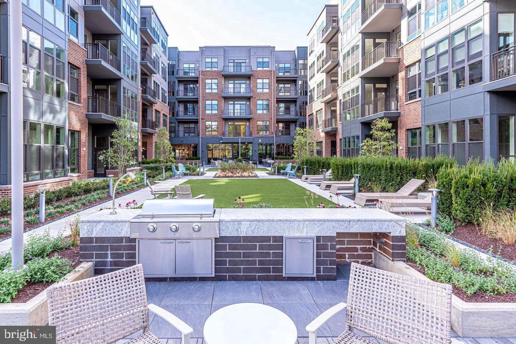 1761 OLD MEADOW RD #102, Mclean, VA 22102