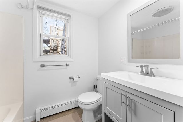 224 W 6th St 1, Boston, MA 02127