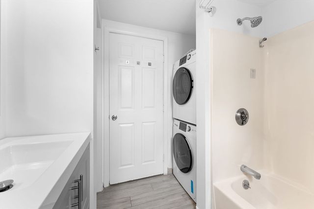 224 W 6th St 1, Boston, MA 02127