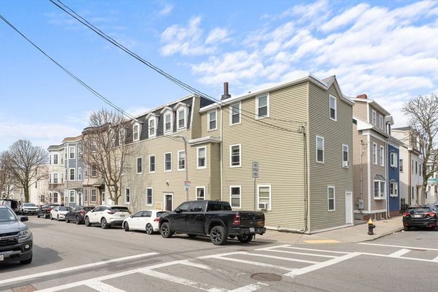 224 W 6th St 1, Boston, MA 02127
