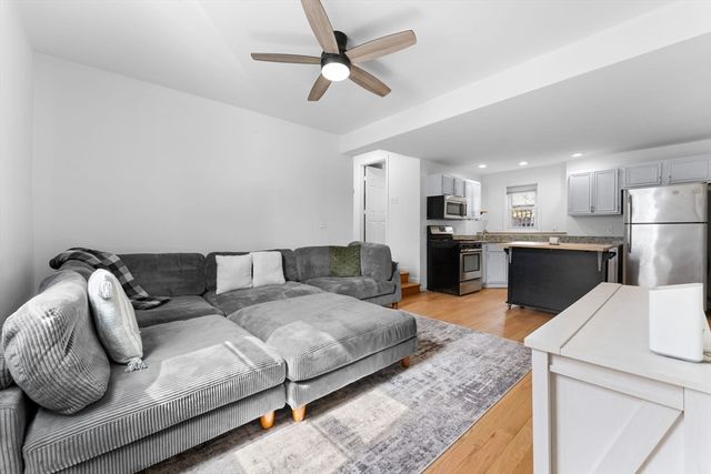 224 W 6th St 1, Boston, MA 02127