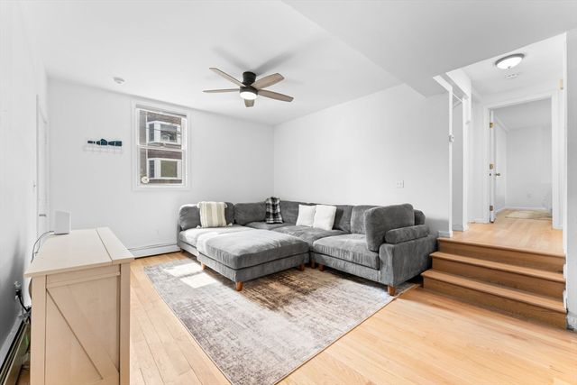 224 W 6th St 1, Boston, MA 02127