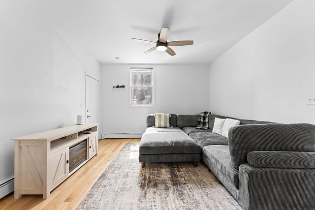 224 W 6th St 1, Boston, MA 02127
