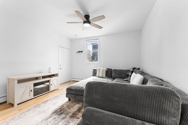 224 W 6th St 1, Boston, MA 02127