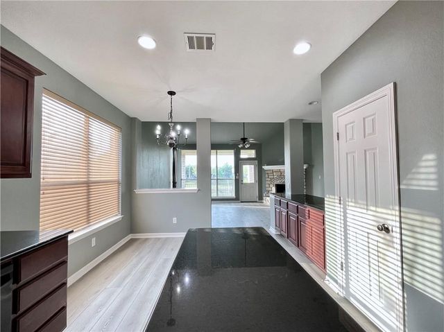 806 Bent Wood PL, Round Rock, TX 78665