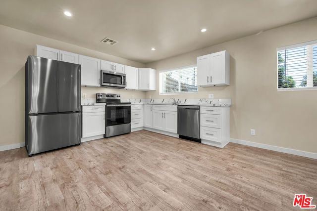 2816 W Jefferson Boulevard, Los Angeles, CA 90018