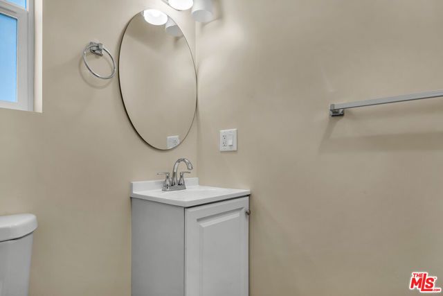 2816 W Jefferson Boulevard, Los Angeles, CA 90018