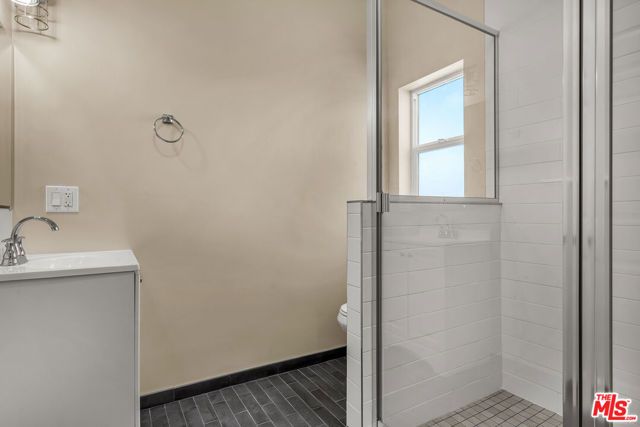 2816 W Jefferson Boulevard, Los Angeles, CA 90018