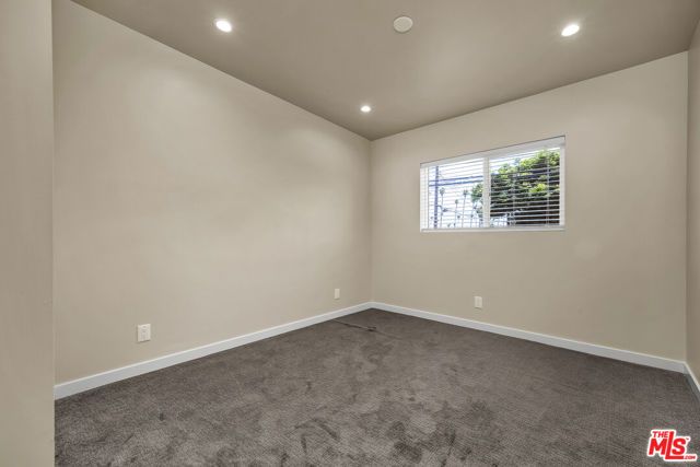 2816 W Jefferson Boulevard, Los Angeles, CA 90018