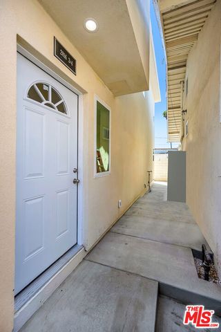 2816 W Jefferson Boulevard, Los Angeles, CA 90018