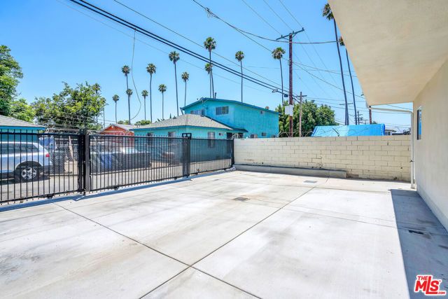 2816 W Jefferson Boulevard, Los Angeles, CA 90018
