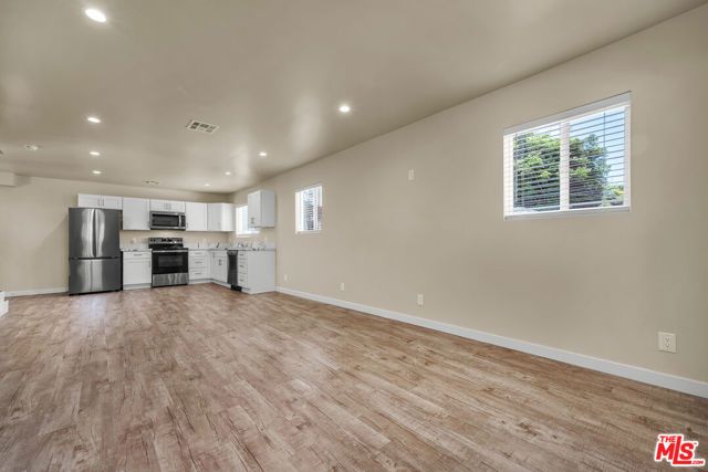 2816 W Jefferson Boulevard, Los Angeles, CA 90018