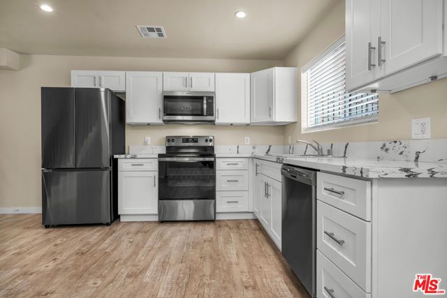 2816 W Jefferson Boulevard, Los Angeles, CA 90018