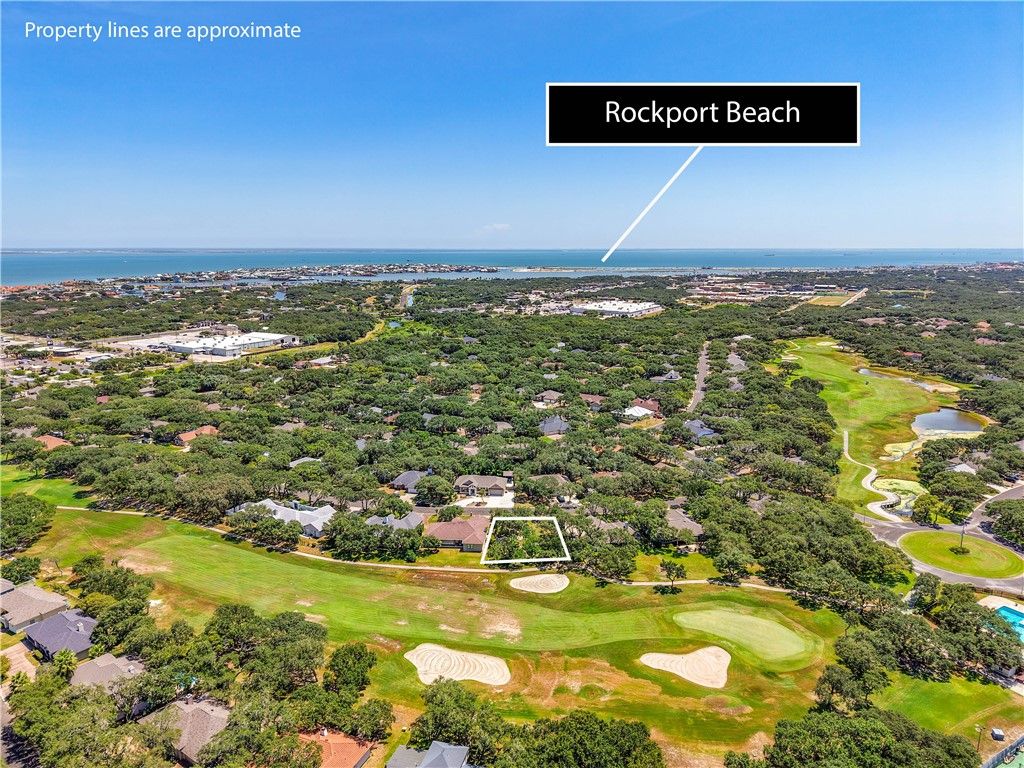 124 Peachtree Dr, Rockport, TX 78382 — photo 3