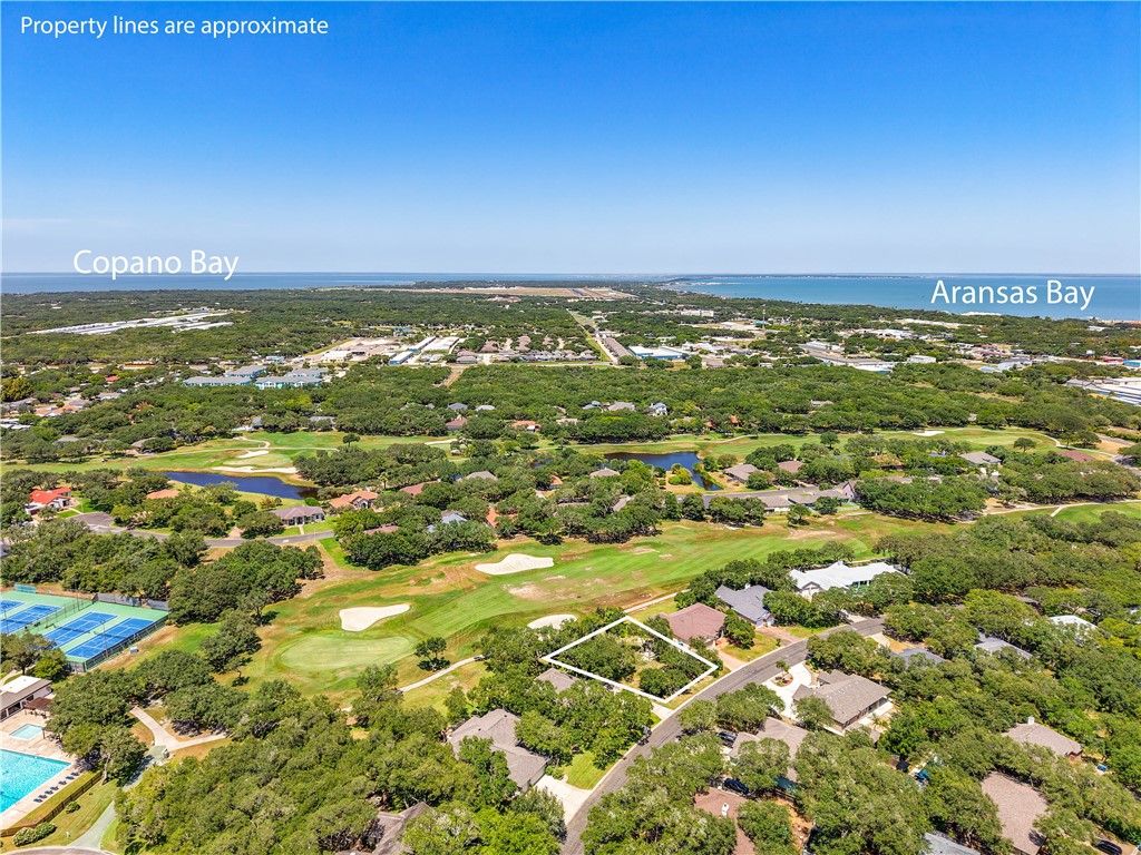 124 Peachtree Dr, Rockport, TX 78382 — photo 4
