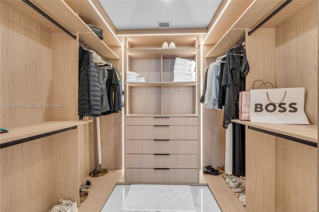 711 NE 23rd Ter 607, Miami, FL 33137