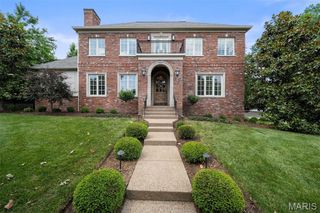 8401 University Drive, Clayton, MO 63105