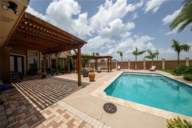 1007 Navajo Drive, Rio Grande City, TX 78582