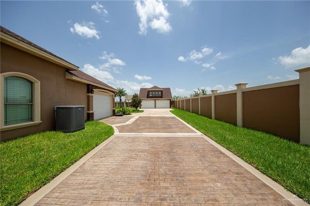 1007 Navajo Drive, Rio Grande City, TX 78582