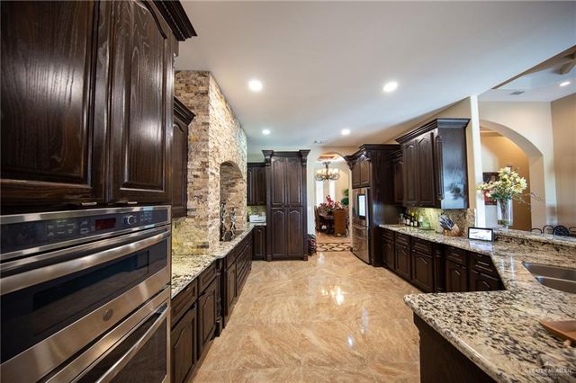 1007 Navajo Drive, Rio Grande City, TX 78582