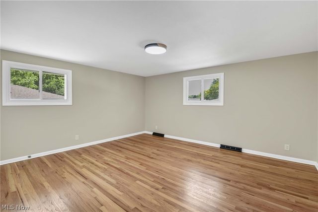 1581 N Circle View Drive, Seven Hills, OH 44131