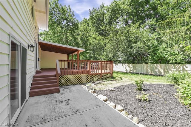 1581 N Circle View Drive, Seven Hills, OH 44131