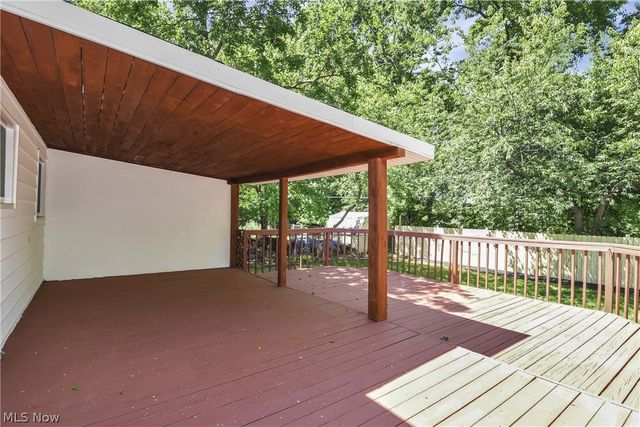 1581 N Circle View Drive, Seven Hills, OH 44131