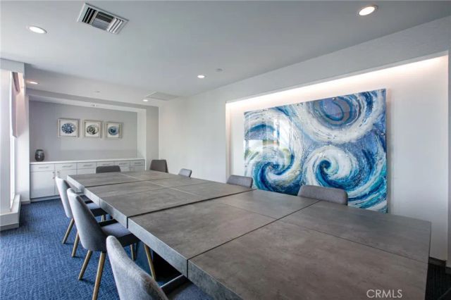 525 E Seaside Way 2006, Long Beach, CA 90802