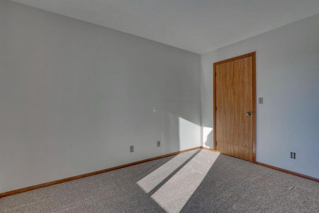 W176N9734 Riversbend CIRCLE E, Germantown, WI 53022