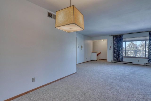 W176N9734 Riversbend CIRCLE E, Germantown, WI 53022