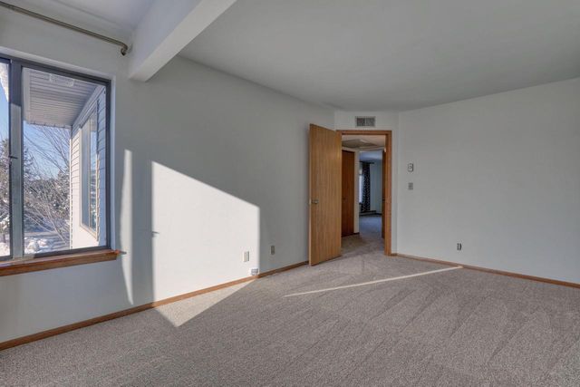 W176N9734 Riversbend CIRCLE E, Germantown, WI 53022