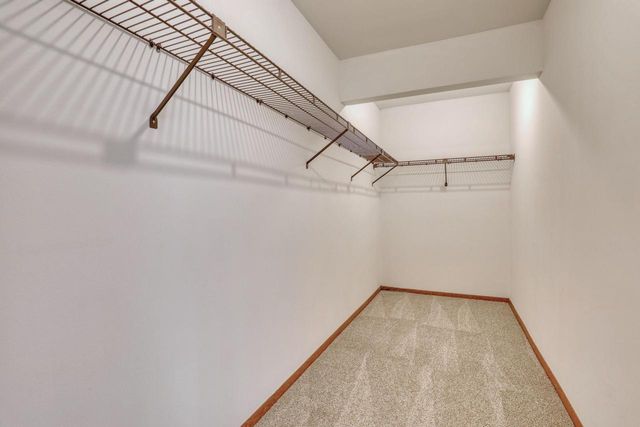 W176N9734 Riversbend CIRCLE E, Germantown, WI 53022