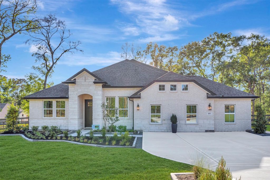 4005 Cardinal Way, Waller, TX 77484