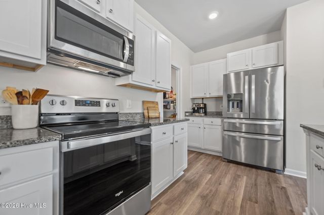 322 Royal Eagle Court, Sneads Ferry, NC 28460