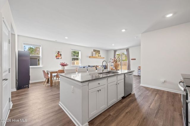 322 Royal Eagle Court, Sneads Ferry, NC 28460