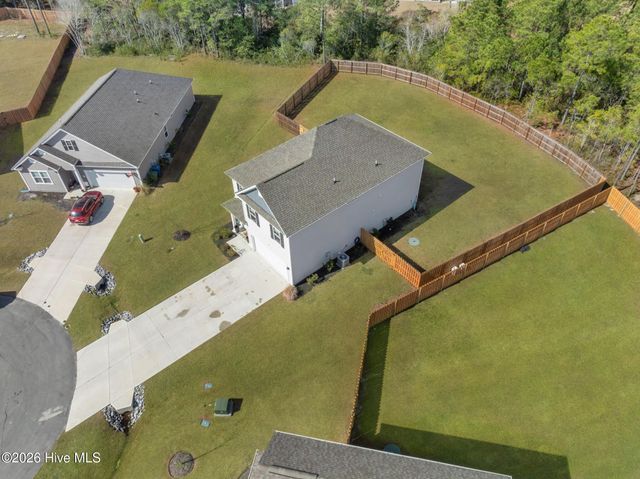 322 Royal Eagle Court, Sneads Ferry, NC 28460