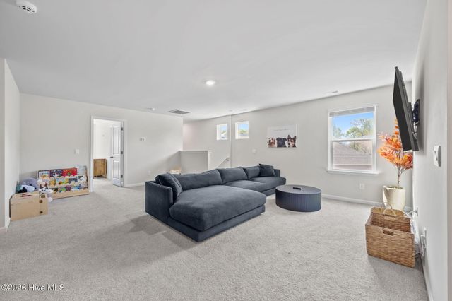 322 Royal Eagle Court, Sneads Ferry, NC 28460