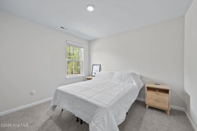 322 Royal Eagle Court, Sneads Ferry, NC 28460