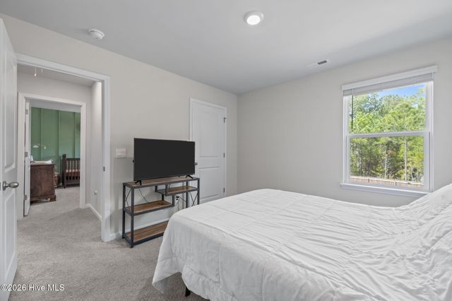 322 Royal Eagle Court, Sneads Ferry, NC 28460