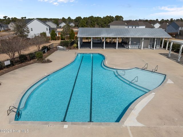 322 Royal Eagle Court, Sneads Ferry, NC 28460