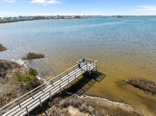 322 Royal Eagle Court, Sneads Ferry, NC 28460